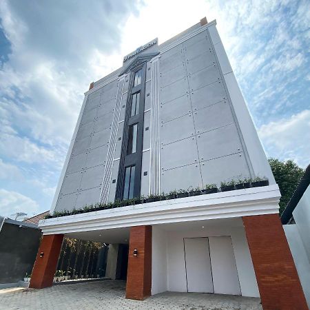 Dparagon Malioboro 日惹 外观 照片